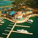 Turismo internacional cae 70% mientras las restricciones de viaje afectan a todas las regiones