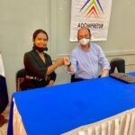 CDP reconoce a Luis José Chávez, presidente de FIPETUR,con la medalla al mérito periodístico